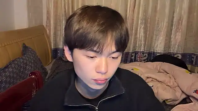 Snapshot of xiaottt1918 chatting on 01/07/25, 11:48 xiaottt1918 online show from 01/07/25, 11:48