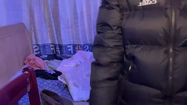 Snapshot of xiaottt1918 chatting on 01/08/25, 02:56 xiaottt1918 online show from 01/08/25, 02:56