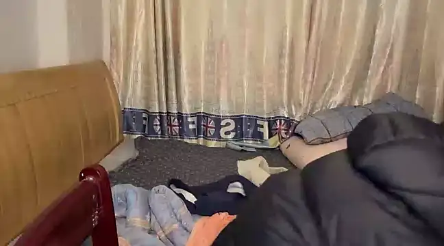 Snapshot of xiaottt1918 chatting on 01/12/25, 10:23 xiaottt1918 online show from 01/12/25, 10:23