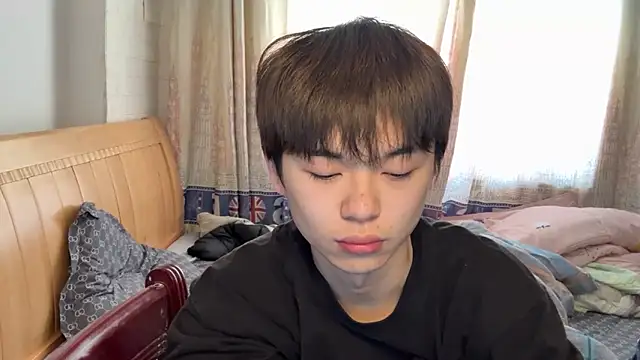 Snapshot of xiaottt1918 chatting on 01/13/25, 05:23 xiaottt1918 online show from 01/13/25, 05:23