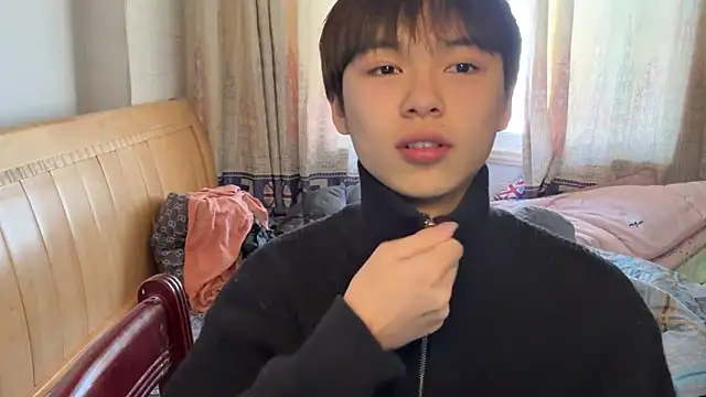 Snapshot of xiaottt1918 chatting on 01/15/25, 06:01 xiaottt1918 online show from 01/15/25, 06:01