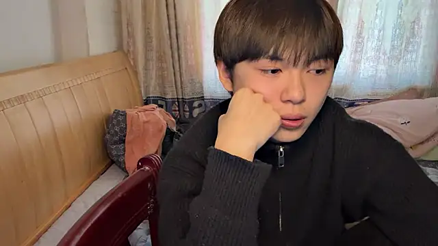 Snapshot of xiaottt1918 chatting on 01/15/25, 09:02 xiaottt1918 online show from 01/15/25, 09:02