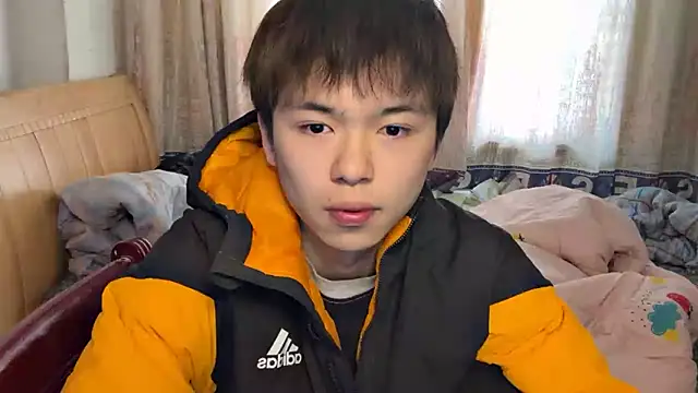 Snapshot of xiaottt1918 chatting on 01/21/25, 07:37 xiaottt1918 online show from 01/21/25, 07:37