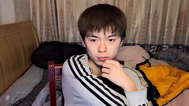 Snapshot of xiaottt1918 chatting on 01/21/25, 01:43 xiaottt1918 online show from 01/21/25, 01:43