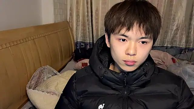 Snapshot of xiaottt1918 chatting on 01/22/25, 12:17 xiaottt1918 online show from 01/22/25, 12:17