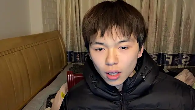 Snapshot of xiaottt1918 chatting on 01/25/25, 12:47 xiaottt1918 online show from 01/25/25, 12:47