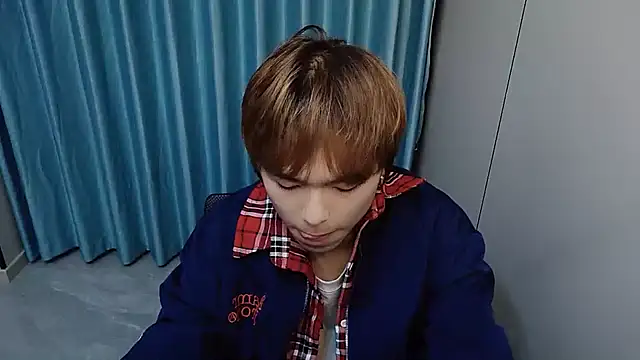 Snapshot of xiaottt1918 chatting on 04/01/26, 01:41 xiaottt1918 online show from 04/01/26, 01:41