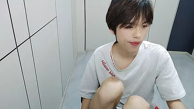 Snapshot of xiaottt1918 chatting on 08/09/26, 06:57 xiaottt1918 online show from 08/09/26, 06:57