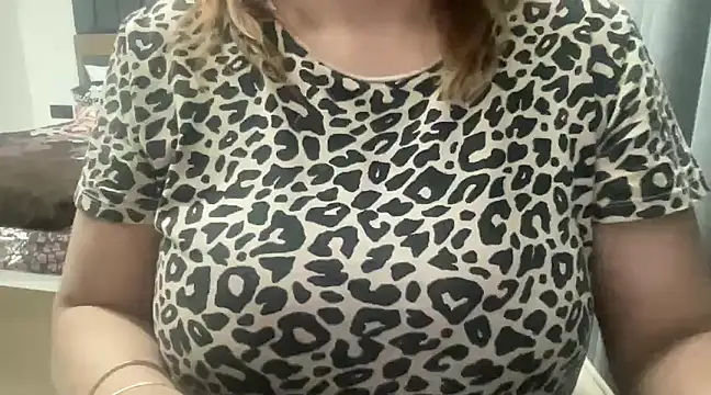 Snapshot of sassypooja chatting on 02/10/25, 12:18 sassypooja online show from 02/10/25, 12:18