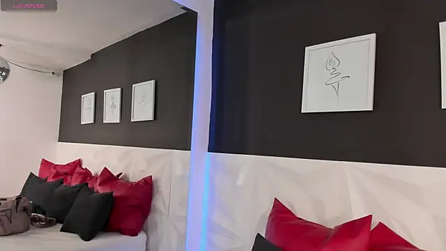 scarlet castro online show from 10/03/25, 04:48