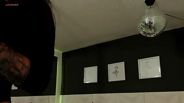 scarlet castro online show from 11/06/25, 04:52