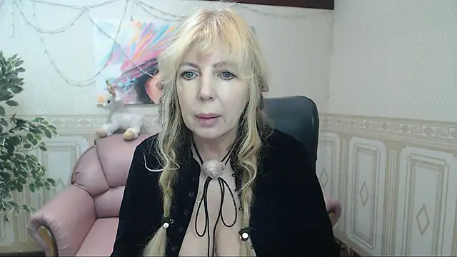 Anna Diax online show from 02/08/25, 12:39