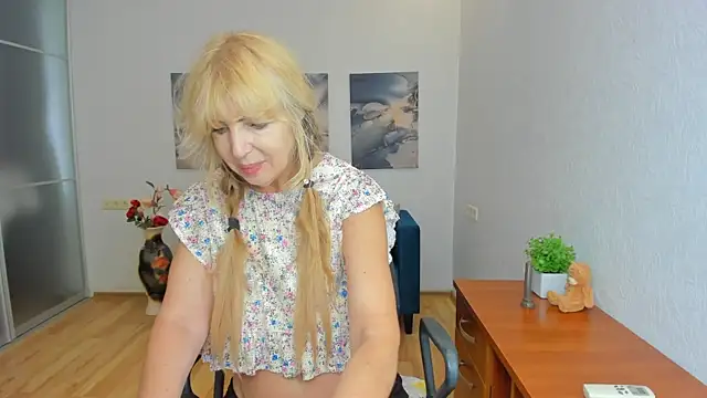 Snapshot of Anna_Diax chatting on 07/07/26, 11:25 Anna Diax online show from 07/07/26, 11:25