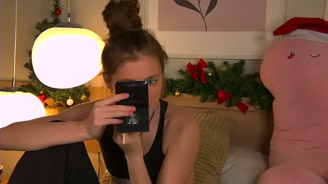 AshleyDouglas online show from 01/03/25, 07:27