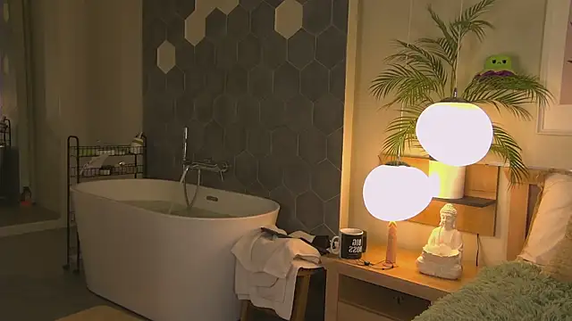 AshleyDouglas online show from 02/09/25, 04:57