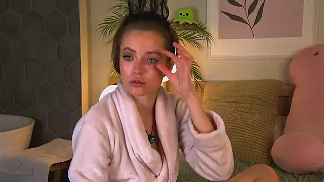 AshleyDouglas online show from 02/19/25, 07:17