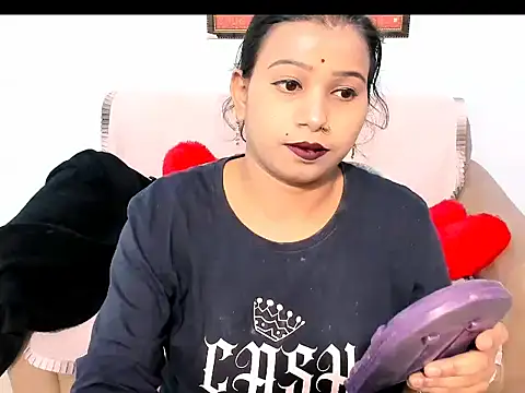 Snapshot of kendracox21 chatting on 02/03/26, 04:21 kendracox21 online show from 02/03/26, 04:21