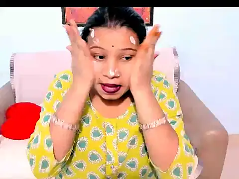 Snapshot of kendracox21 chatting on 02/18/26, 04:30 kendracox21 online show from 02/18/26, 04:30