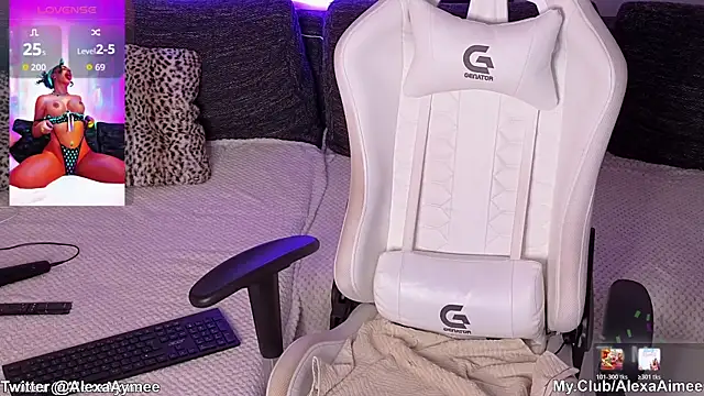 AlexaAimee online show from 03/25/26, 10:10