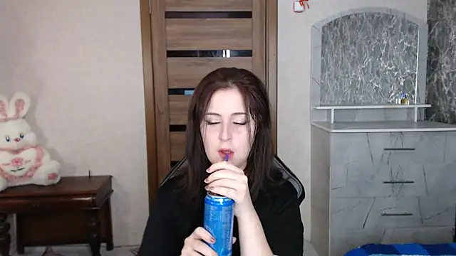 Kristy-Max online show from 10/19/25, 09:26