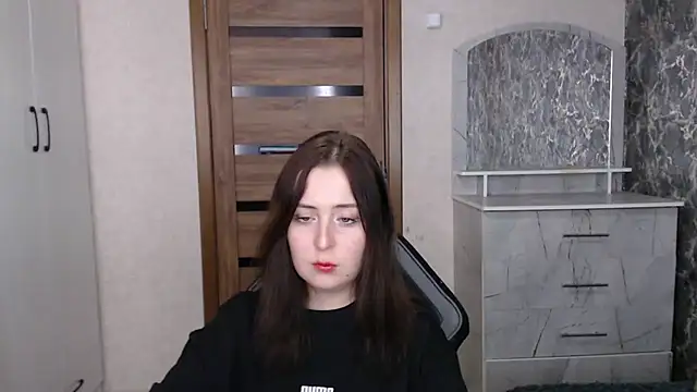 Kristy-Max online show from 11/21/25, 07:34