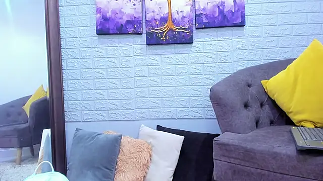  EmilyJireh  online show from 03/01/25, 07:15