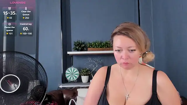 JesiaFoxi online show from 09/13/25, 10:37