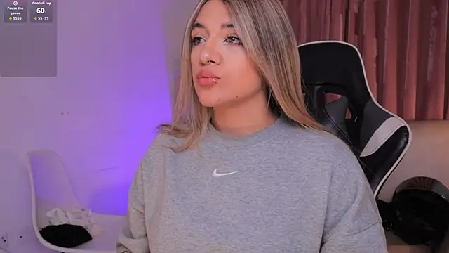 ashleyvalirya online show from 09/23/25, 04:15