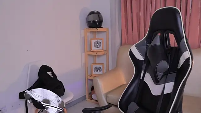 ashleyvalirya online show from 10/03/25, 03:47