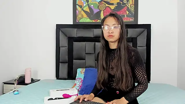 tatiana valencia online show from 12/23/24, 01:45