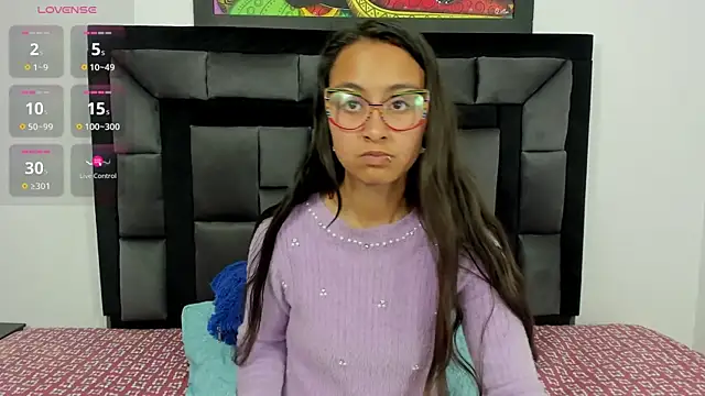 tatiana valencia online show from 01/04/25, 04:00