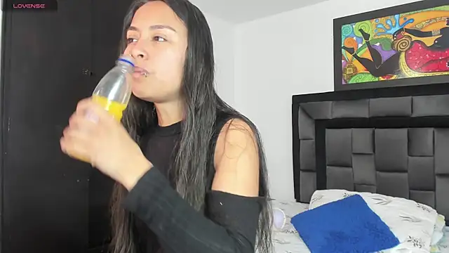 tatiana valencia online show from 02/23/25, 12:48