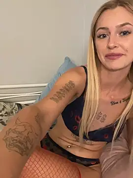 Snapshot of saskiapierce chatting on 03/15/25, 05:48 saskiapierce online show from 03/15/25, 05:48