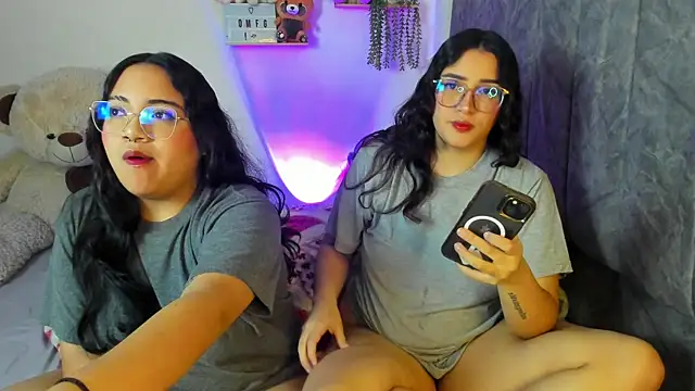 maddie-and-chelsea- online show from 11/09/25, 10:46