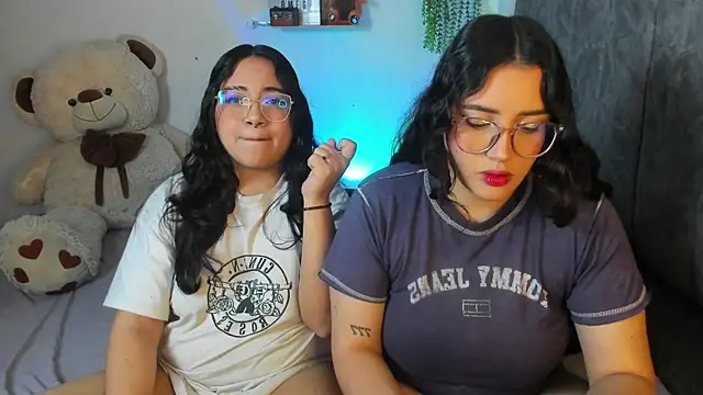 maddie-and-chelsea- online show from 11/28/25, 09:56