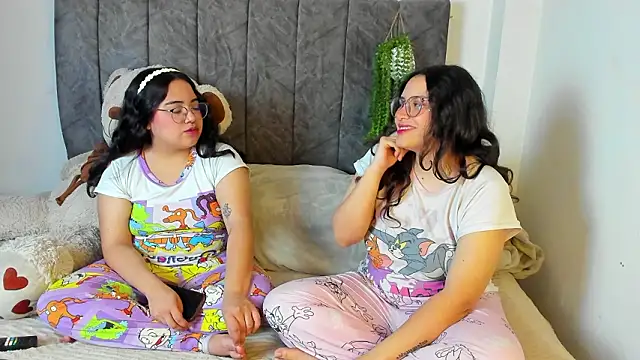 maddie-and-chelsea- online show from 02/12/26, 04:13