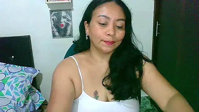 Snapshot of zaray_bella chatting on 04/28/26, 09:31 zaray bella online show from 04/28/26, 09:31