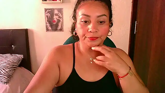 Snapshot of zaray_bella chatting on 05/09/26, 09:09 zaray bella online show from 05/09/26, 09:09