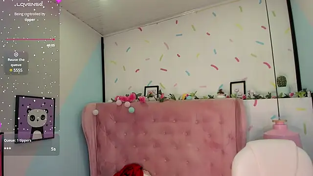 Giovanna oliveira online show from 02/05/25, 10:41