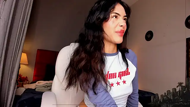 Snapshot of Giovanna_oliveira chatting on 05/15/26, 04:30 Giovanna oliveira online show from 05/15/26, 04:30