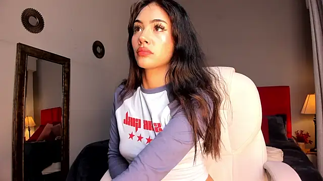 Snapshot of Giovanna_oliveira chatting on 06/21/26, 05:32 Giovanna oliveira online show from 06/21/26, 05:32