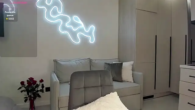 Snapshot of _cometoseeme_ chatting on 01/26/25, 05:02  cometoseeme  online show from 01/26/25, 05:02