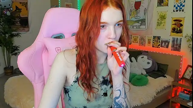 Snapshot of Sunny_Elly chatting on 02/02/25, 08:57 Sunny Elly online show from 02/02/25, 08:57