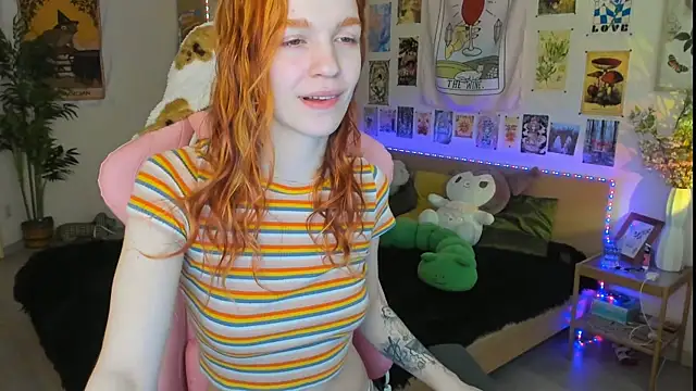 Snapshot of Sunny_Elly chatting on 03/21/25, 11:44 Sunny Elly online show from 03/21/25, 11:44