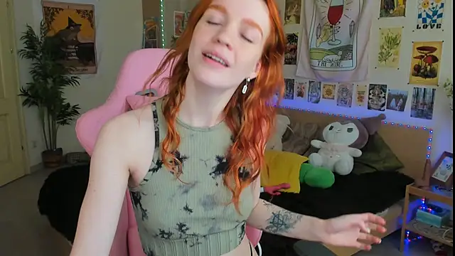 Snapshot of Sunny_Elly chatting on 03/22/25, 11:42 Sunny Elly online show from 03/22/25, 11:42