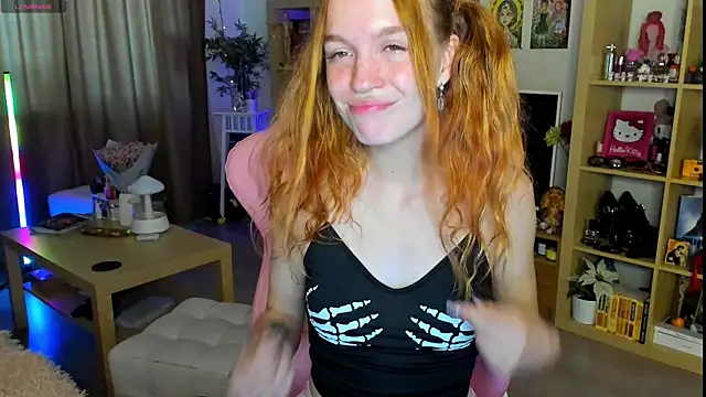 Snapshot of Sunny_Elly chatting on 09/25/25, 07:01 Sunny Elly online show from 09/25/25, 07:01