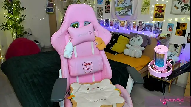 Sunny Elly online show from 04/04/26, 06:22