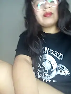 Snapshot of MishuColfer chatting on 09/25/25, 05:33 MishuColfer online show from 09/25/25, 05:33