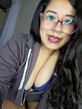 Snapshot of MishuColfer chatting on 10/26/25, 05:13 MishuColfer online show from 10/26/25, 05:13