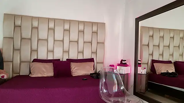 Alexa Miss online show from 11/03/25, 07:59